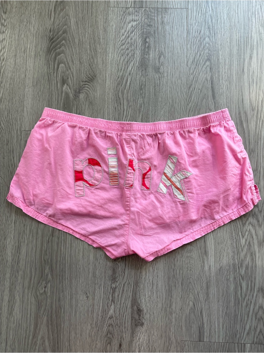 Vtg Y2K pink Victoria’s Secret pink mini boxer shorts medium